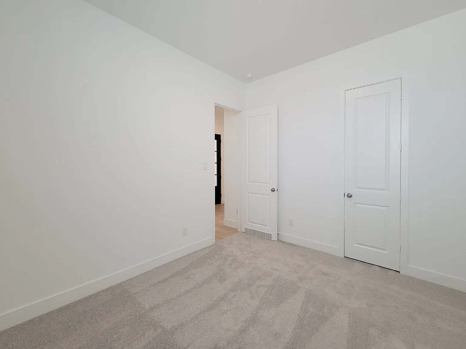 4 bed, 3.0 bath, 2370 sqft, $3,150 — Photo 4