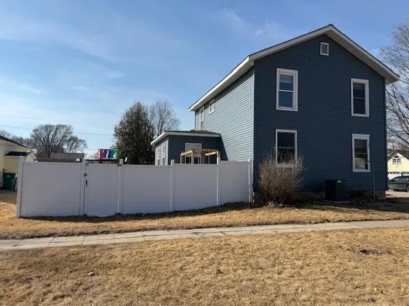 201 S Jackson St, Houston, MN 55943