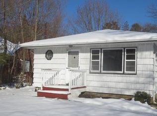 38 Oak Ave, Shirley, NY