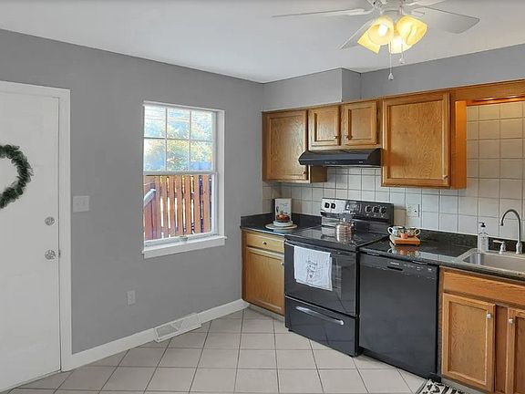 3rd image of 857 Old Silver Spring Rd