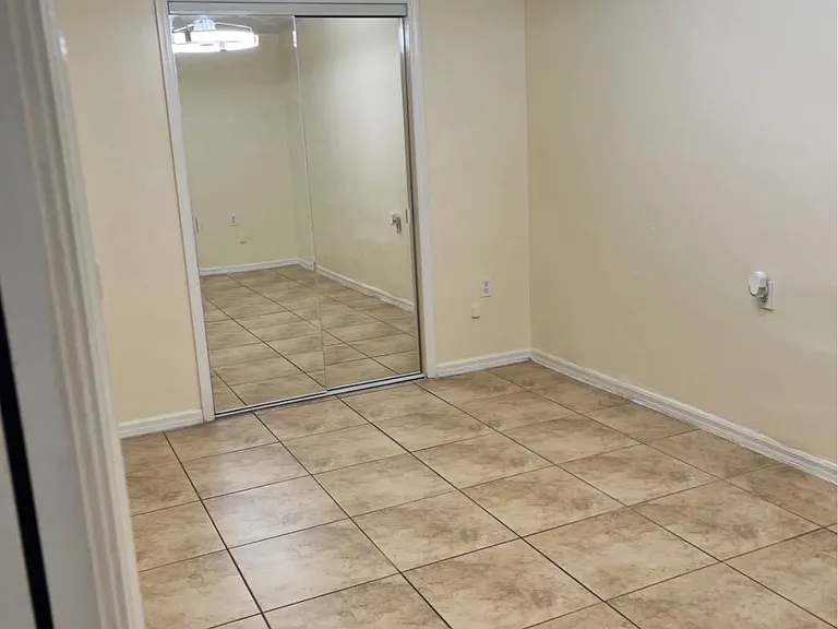 2101 W Kyra Dr #1 — Photo 2