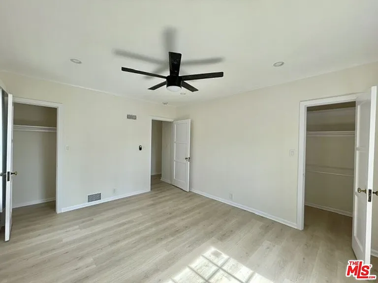 1600 N Martel Ave #B — Photo 26