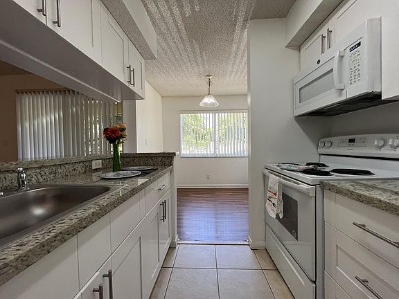 3rd image of 5628 Rock Island Rd #3-186