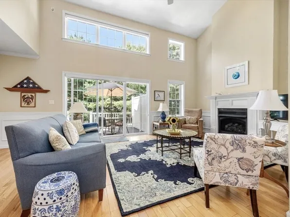 11 Hayloft Ln #11, Marshfield, MA 02050