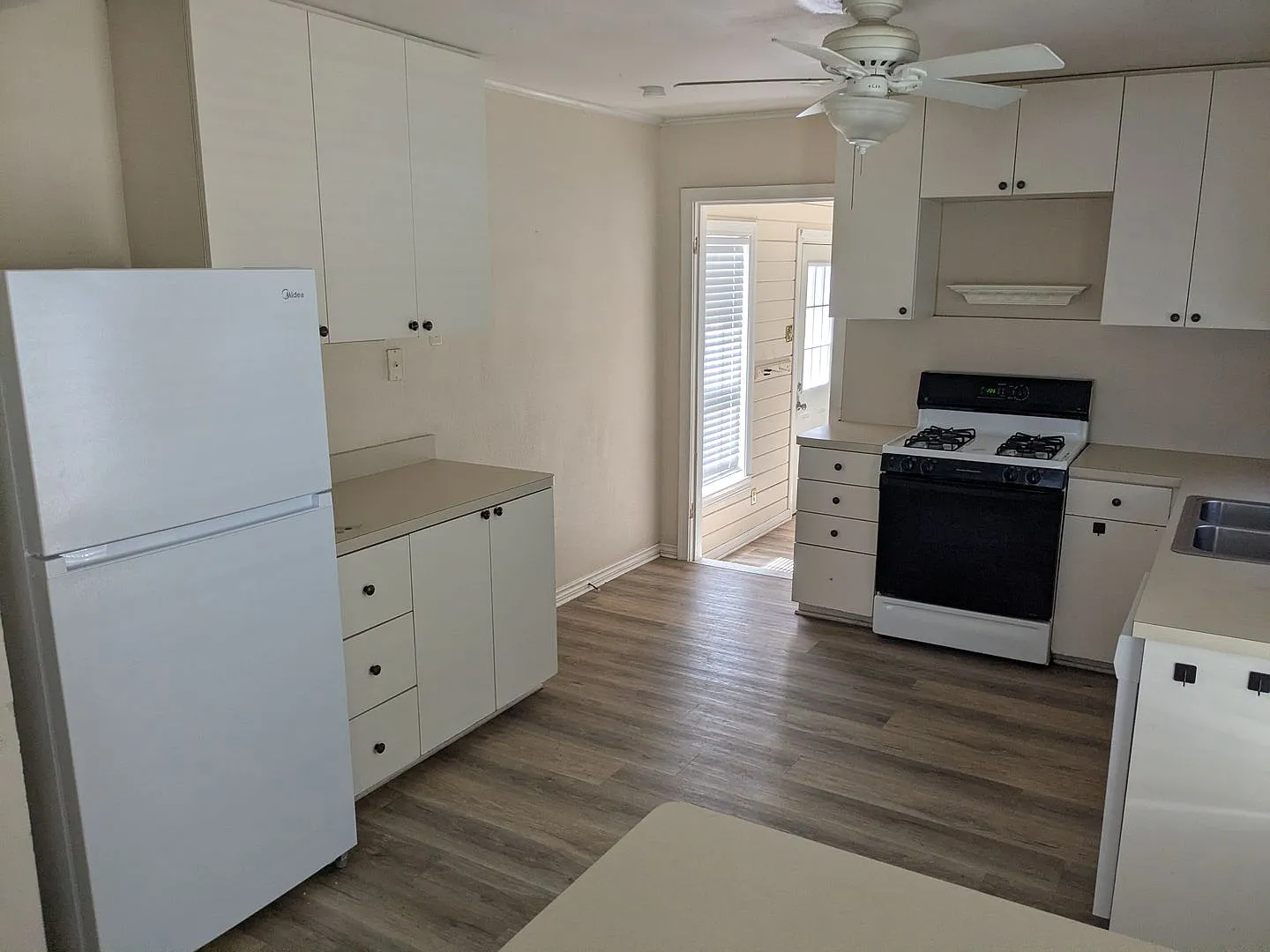 3 Bed 1 Bath with Bonus Room, Laundry Room, and Raised Deck — Photo 2