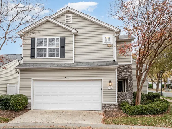 9349 Meadowmont View Dr, Charlotte, NC 28269