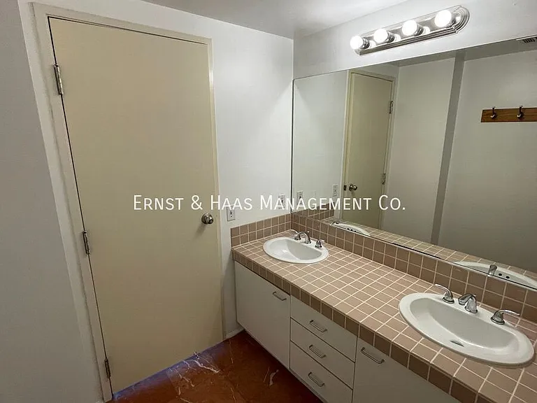 525 E Seaside Way #1806 — Photo 12