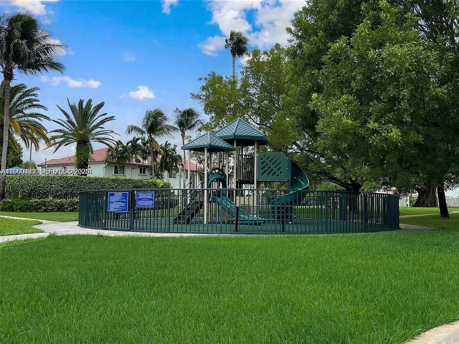 Doral Landings Townhomes — Photo 3