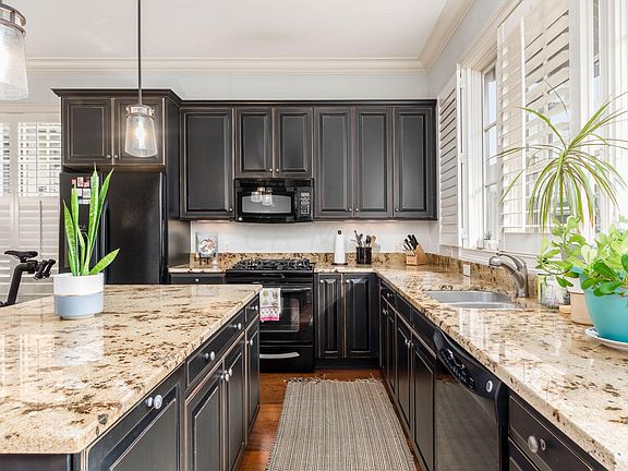 5th image of 192 E Gay St #Townhouse 11
