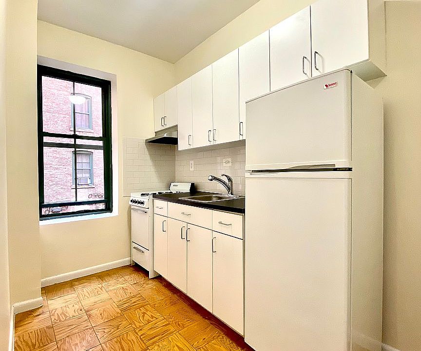 1st image of 520 E 79th St APT 1D