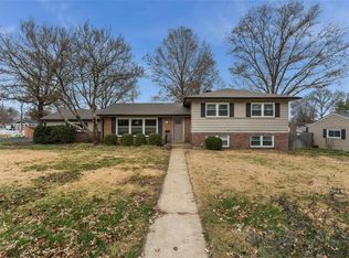 1125 Dovergate Dr, Saint Louis, MO 63122
