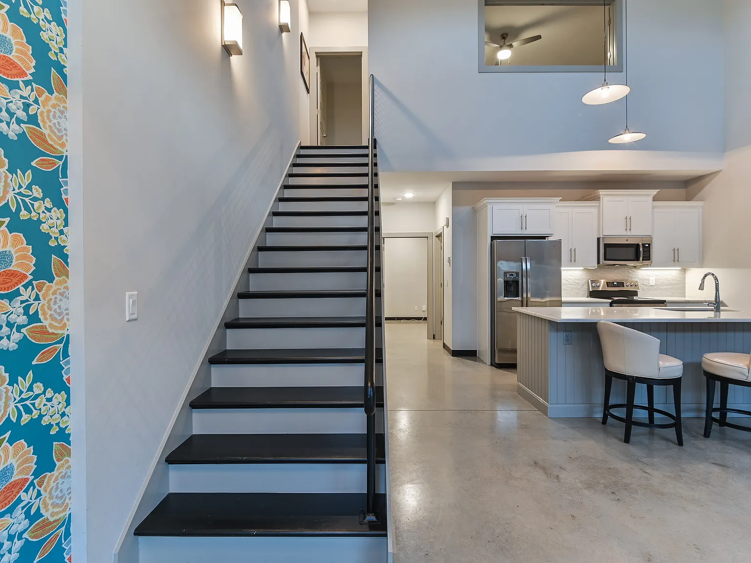 2 bed, 1300 sqft, $2,000 — Photo 4