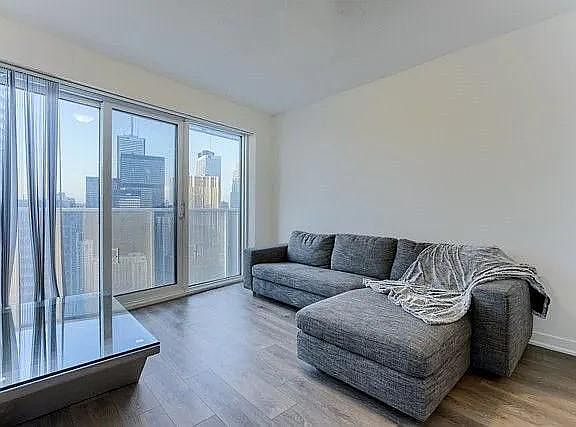 2nd image of 100 Harbour St #4403