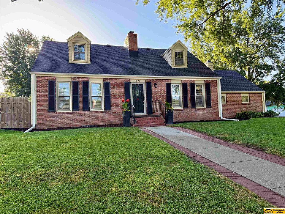 1st image of 1212 Jane Way