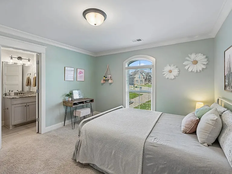 230 Amana Dr — Photo 13