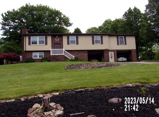 1031 Willis Dr, Morgantown, WV 26501