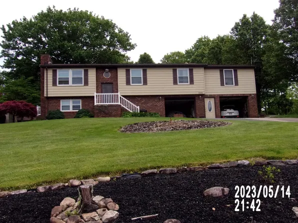 1031 Willis Dr, Morgantown, WV 26501