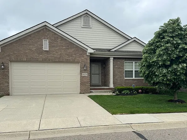 49239 Hawksburry Rd #96, Canton, MI 48188