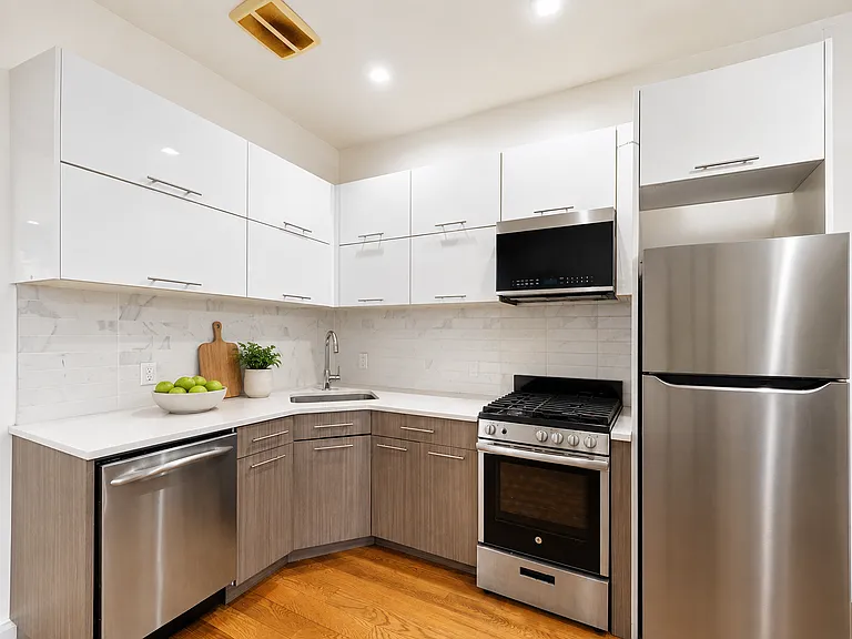 463 Kosciuszko St #2C — Photo 3