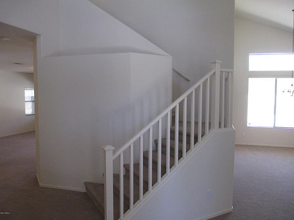4th image of 16192 W Crocus Dr