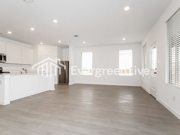 3rd image of 1908 Ponderosa Pine Ln