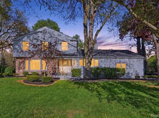 53568 Wolf Dr, Shelby Township, MI 48316