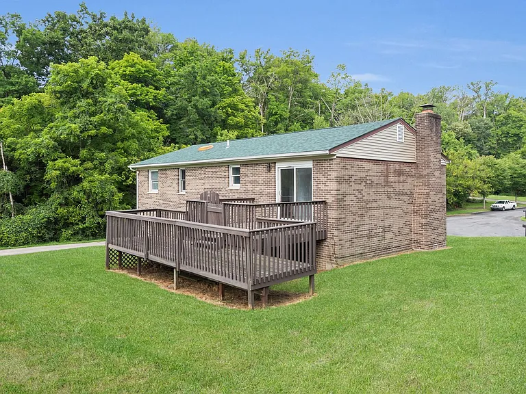 2700 Queenswood Dr — Photo 34