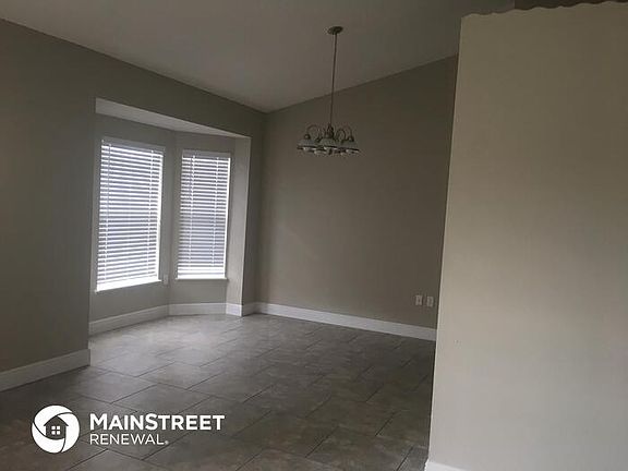 3rd image of 217 Bedford Dr