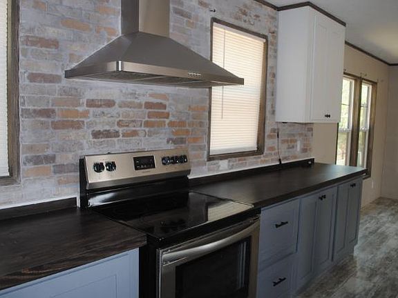 2nd image of 160 Sabrina Dr SE