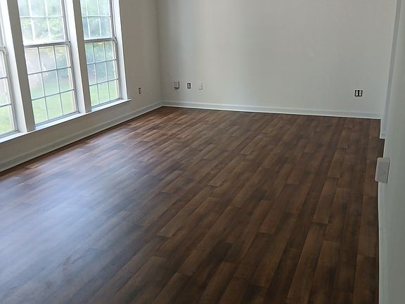 5th image of 821 Nestleway Dr