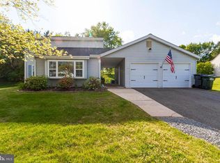 106 Plum Tree Ct, Sterling, VA 20164