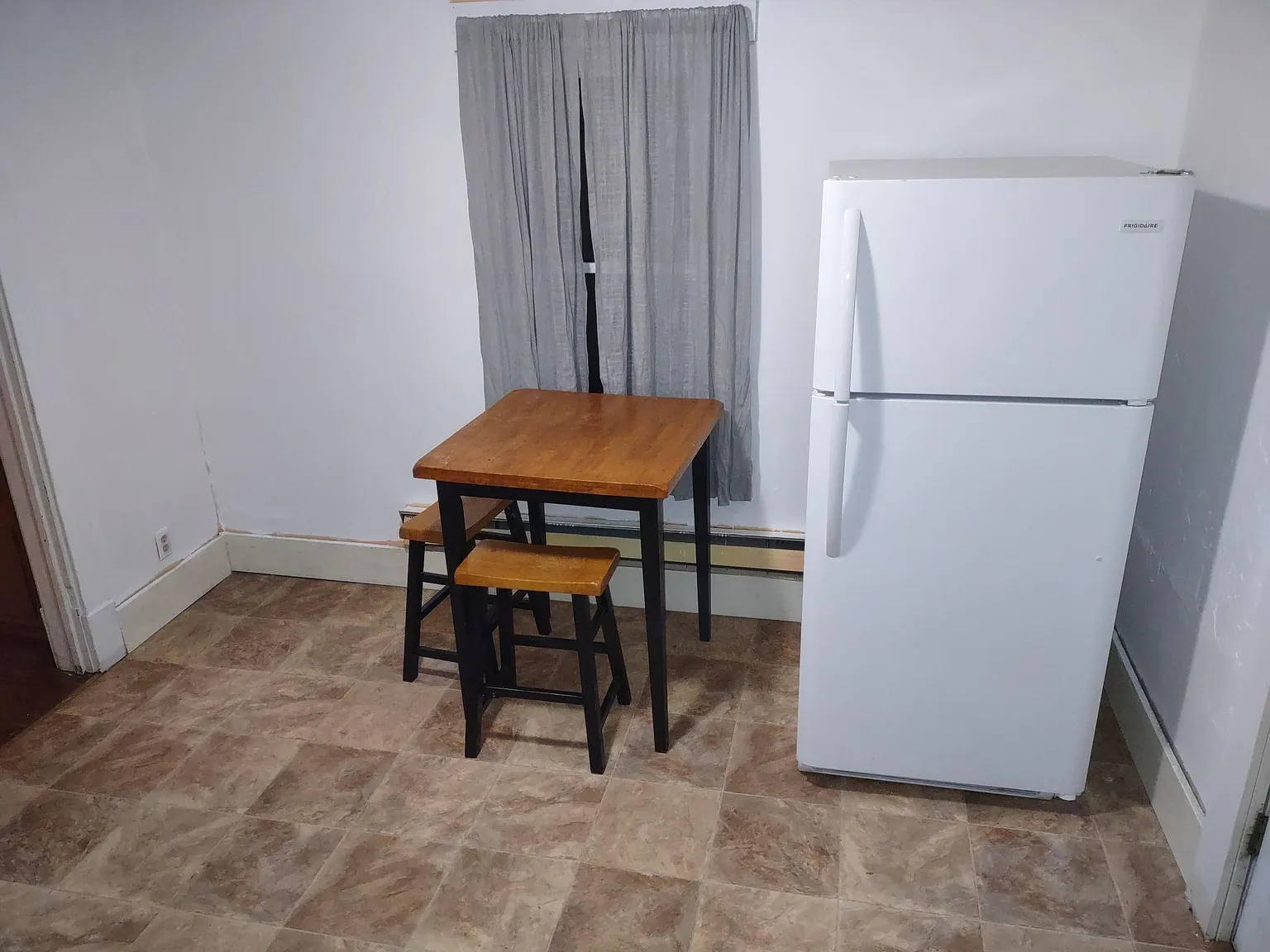 1 bed, 700 sqft, $850 — Photo 1
