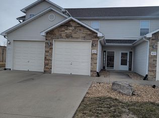 1653 SW Mission Rd, Lees Summit, MO 64081