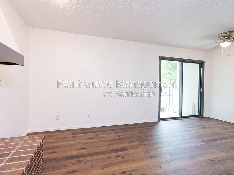 Midtown Place Apartments — Photo 25
