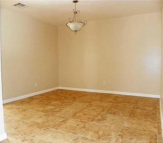 333 Lomont Dr — Photo 8