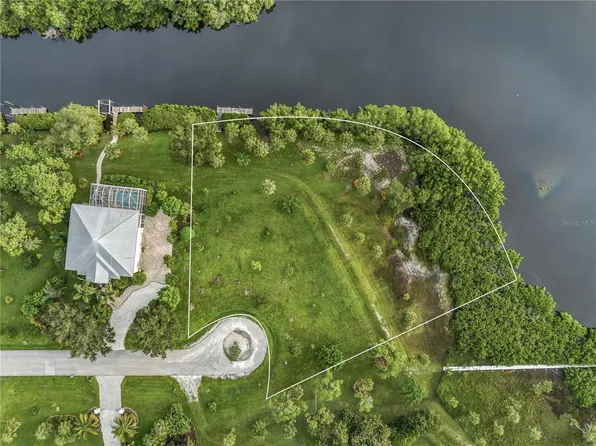 10240 Creekside Dr, Placida, FL 33946