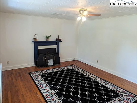5th image of 1067 NE Nuway Circle