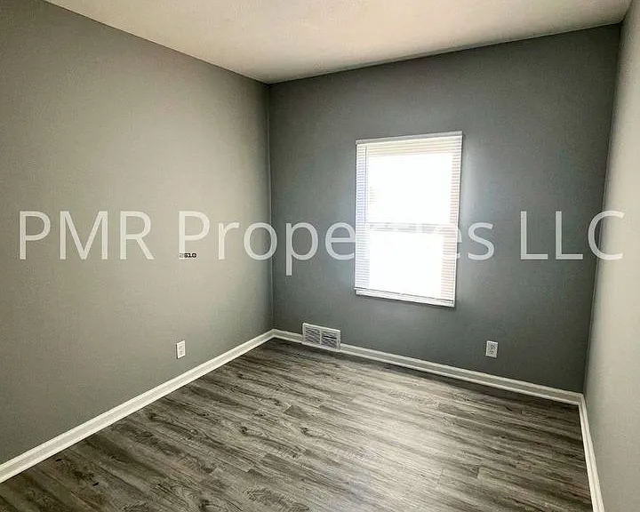 5616 N 28th Ave — Photo 8