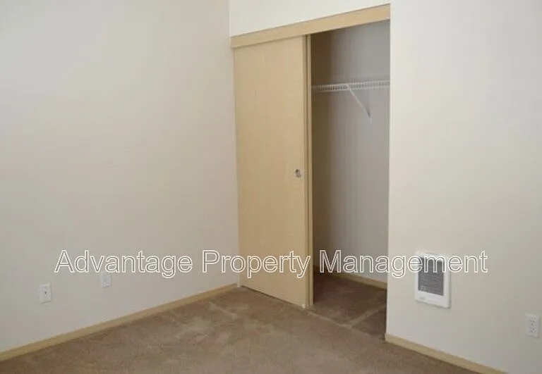 739 Jackson St W #4 — Photo 10