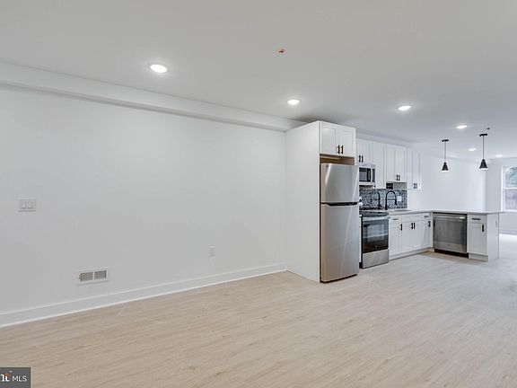 4th image of 2314 N Sydenham St #1