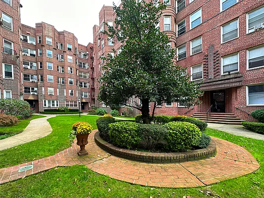Sold by Brown Harris Stevens | media 9
