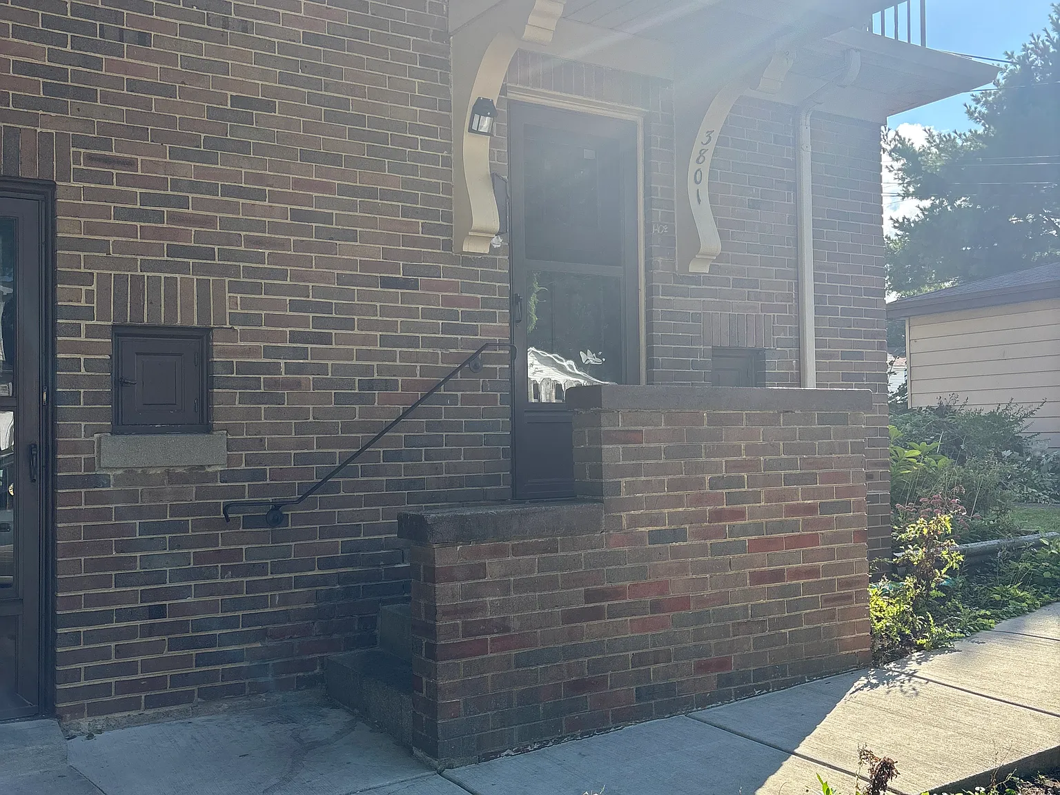 2 bed, 900 sqft, $1,300 — Photo 2