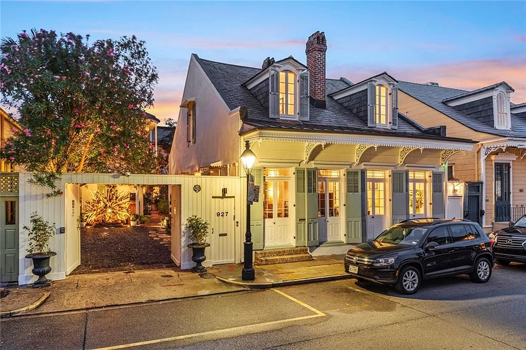 927 Dauphine St, New Orleans, LA 70116 | Zillow