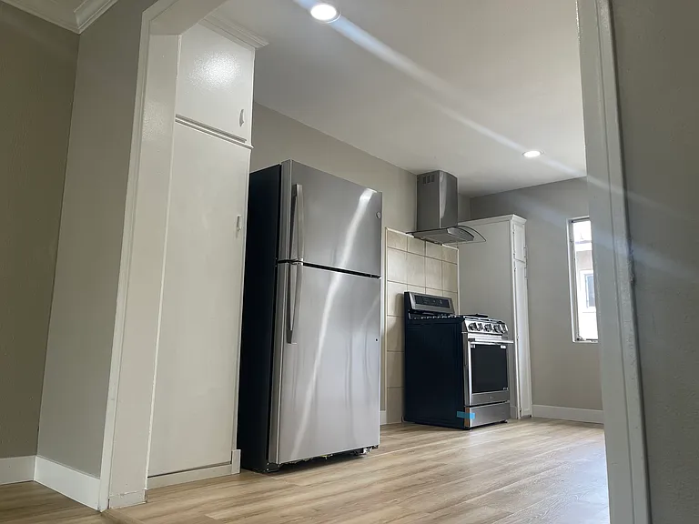 10231 Woodworth Ave #6 — Photo 3