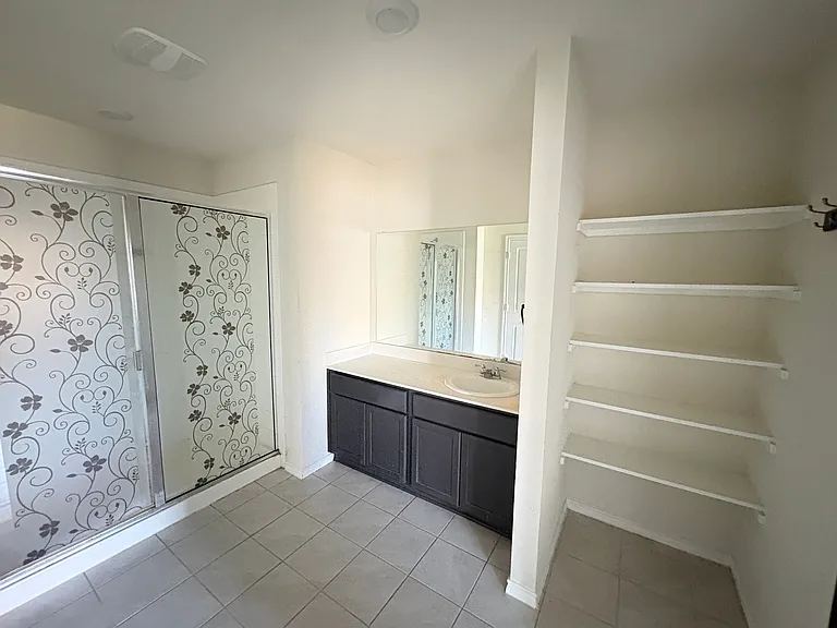 215 Woodland St — Photo 3