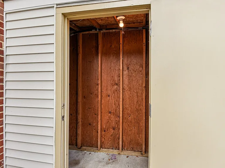 Howard Hills Rental Townhomes and Duplexes — Photo 10