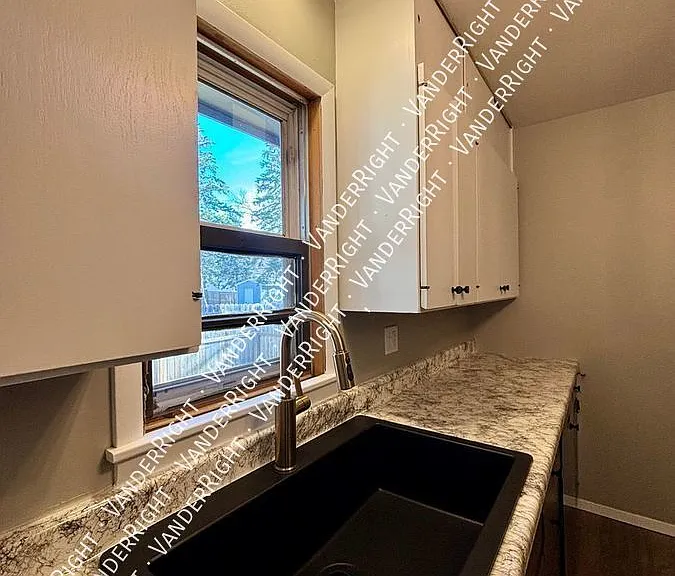 2206 W 39th St — Photo 18