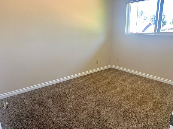 5th image of 801 Elm St APT C