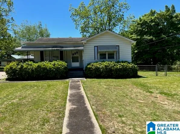 110 Franklin Dr, Talladega, AL 35160