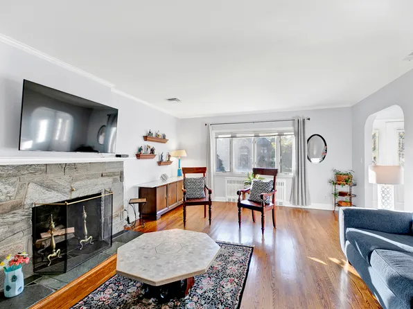 125 Bertha Place image 4 of 24